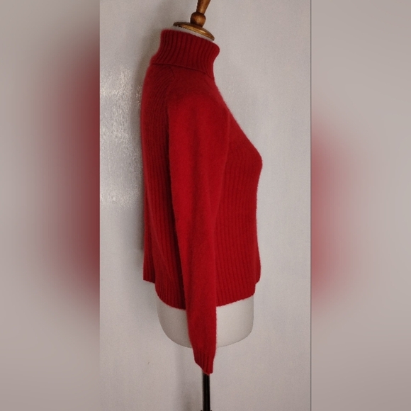 SOFT CASHMERE NEIMAN MARCUS TURTLE NECK - Picture 3 of 10